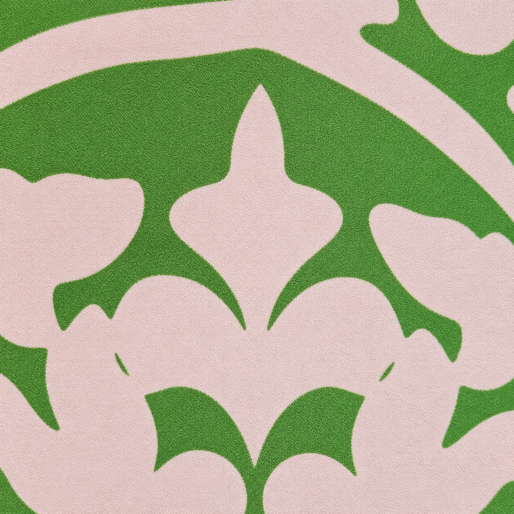 Detail van de stof van lampenkap Casa Fiora met groen en zachtroze bloemmotief