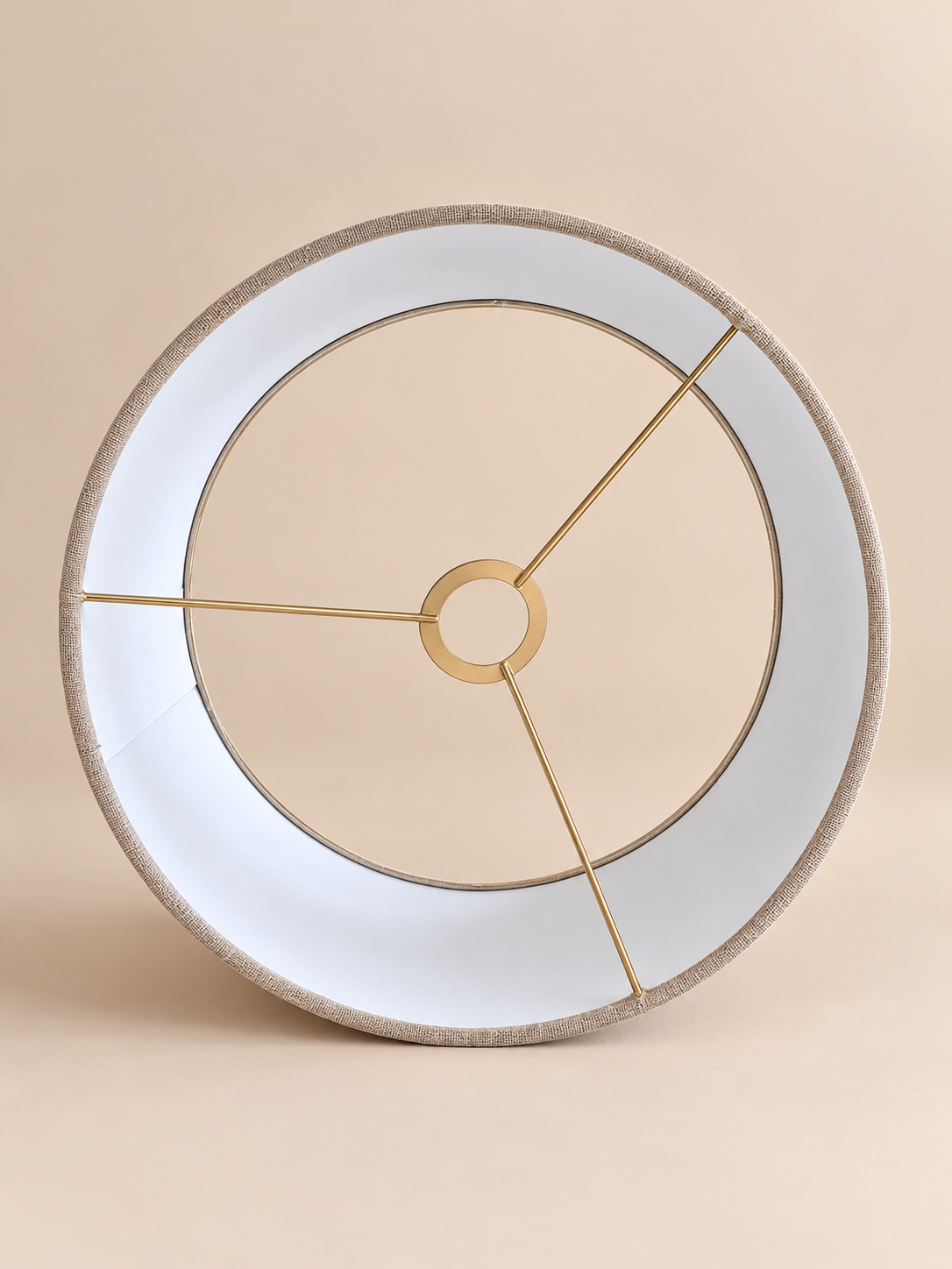 Witte binnenzijde en frame van de Casa Bruno lampenkap