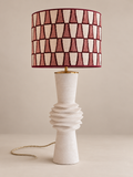 Casa Rosato White met roze-crème lampenkap en bordeaux bies