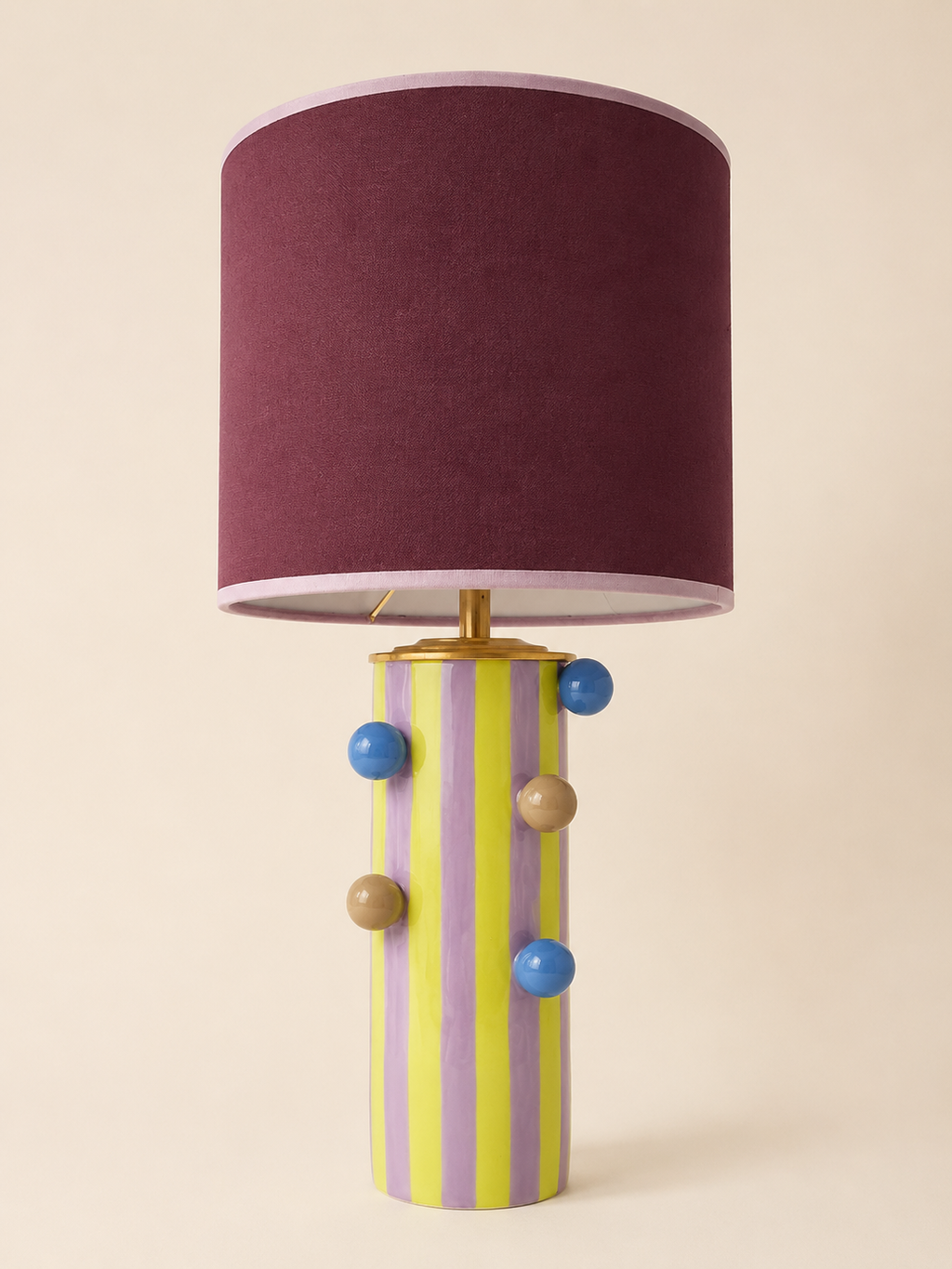 Handgemaakte Casa Sorbet tafellamp met roze lampenkap van Studio Margareth